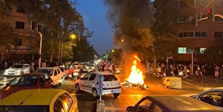 توطئه و جنگ داخلی آخرین ضربه و نفس‌های دشمن است