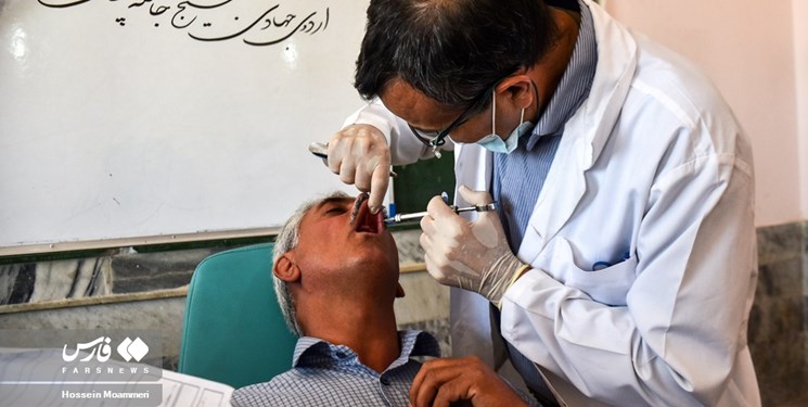 بسیج  مکتب خدمت در صف اول و بهره‌مندی در صف آخر