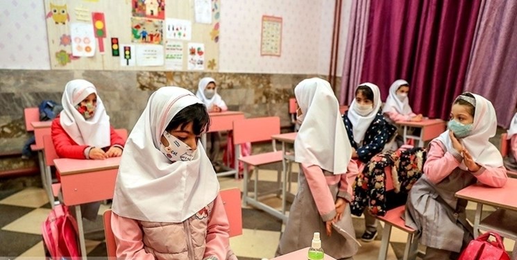 دانش‌آموزان چهاردانگه‌ای سر کلاس درس حاضر شدند/ تعیین ضرب‌العجل برای بررسی مدارس