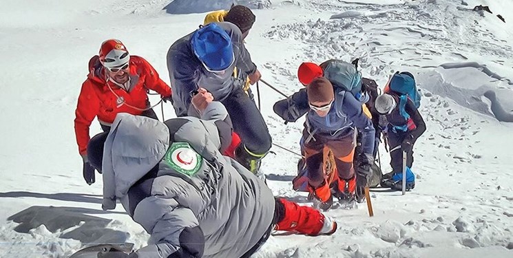 نجات 2 کوهنورد گم شده در ارتفاعات گالیکش