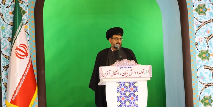 امام جمعه ساری: امروز به وحدت مردم و نقش خواص نیاز داریم/ دشمنان به دنبال تجزیه‌طلبی هستند