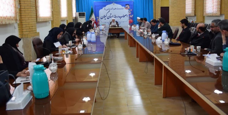 مسؤولان باید پاسخگوی سوالات خبرنگاران باشند