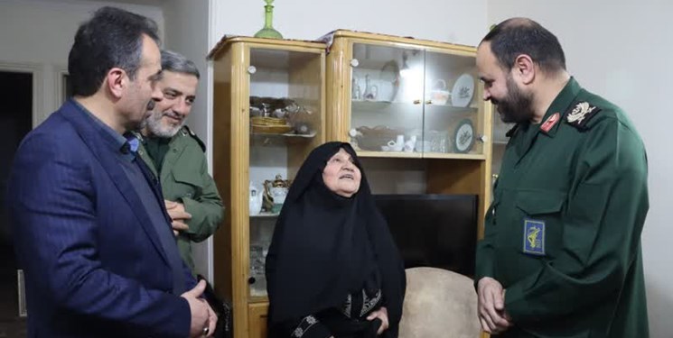 دیدار جانشین فرمانده سپاه کربلا با خانواده شهدای حادثه هواپیمای اوکراین در بابل