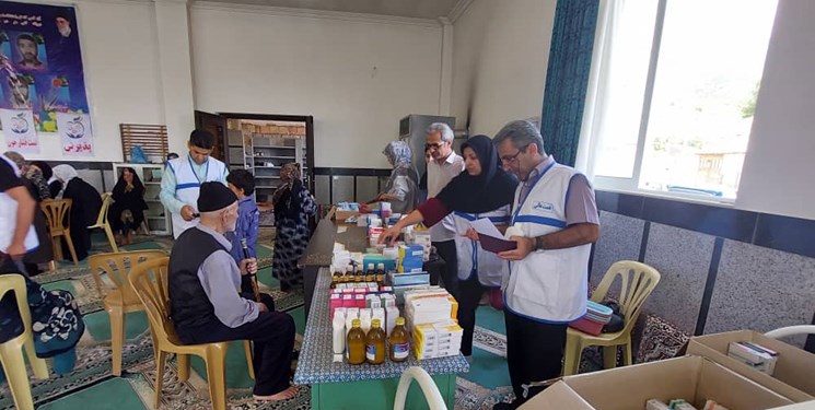 ادامه مهربانی در دل روستاهای محروم/ گروه جهادی سلامت این‌بار در روستای »کرسام»