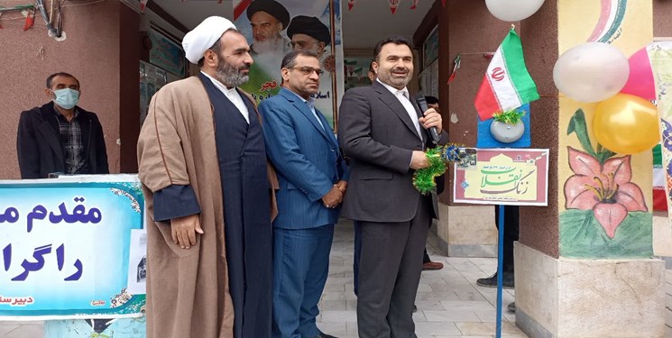 جنگ ادراکی دشمن، تضعیف اعتقادات جوانان  را نشانه رفته است/بصیرت سلاح دانش‌آموزان