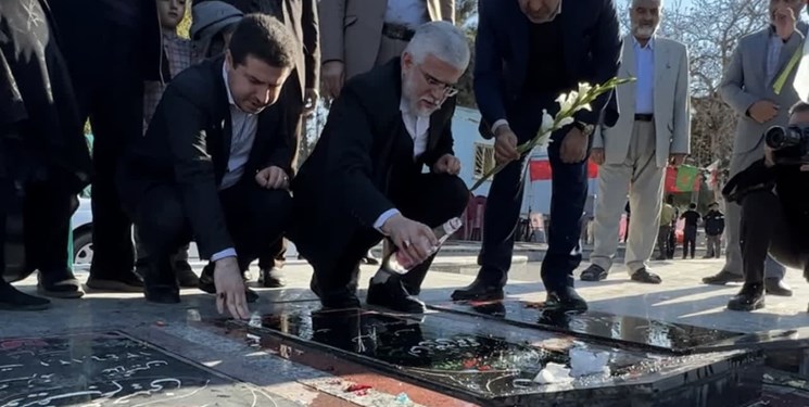 غبار روبی مزار شهید مدافع حرم «سیداحسان حاجی حتملو» در سالروز شهادت