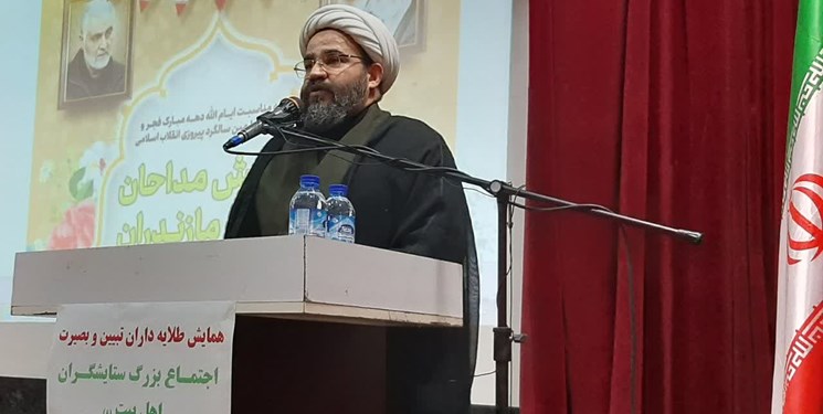 مداحان پرچمداران جهاد تبیین در جامعه/ هیئت‌های مذهبی روح جوانان را زنده می‌کنند