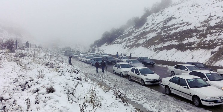 احتمال یخبندان و انسداد محور کیاسر طی ساعات آینده