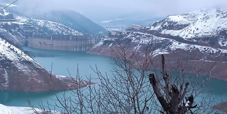 سد شهیدرجایی مرکز مازندران  در حصار برف