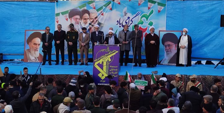 حضور گسترده مردم در صحنه ها رکن اصلی و عامل استمرار انقلاب اسلامی است
