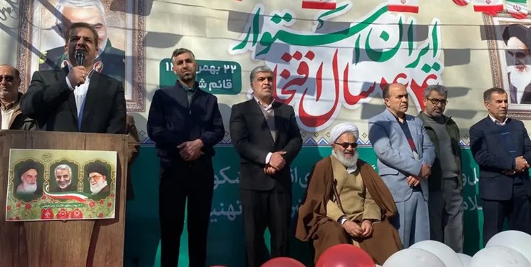 کسی جلوی تشعشع انقلاب را نمی‌تواند بگیرد/ مردم پایه بودن انقلاب مهم‌ترین مولفه هویتی جمهوری اسلامی است