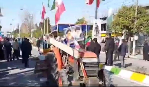 فیلم| رژه تراکتورها در راهپیمایی سالروز پیروزی انقلاب اسلامی در بابلسر