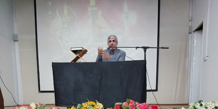 انقلاب اسلامی نگاه ابزاری به زن را از بین برد