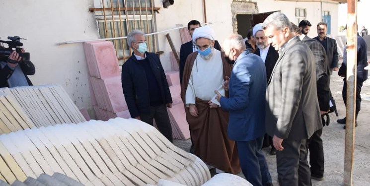 بازدید نماینده ولی‌فقیه از زندان لاکان: اشتغالزایی در کنار کار فرهنگی