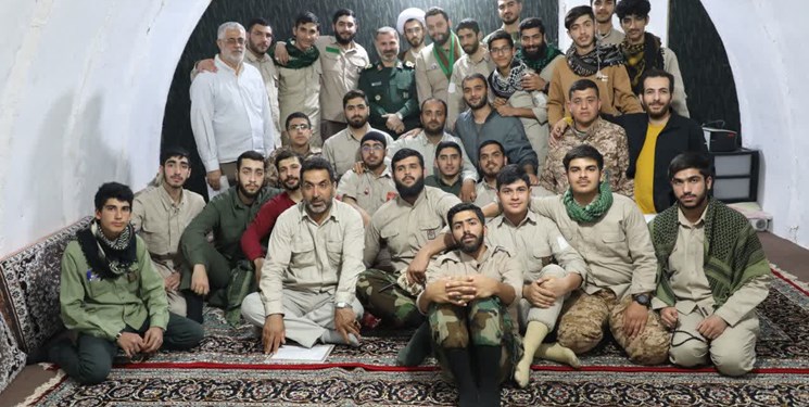 تجلیل از خادمان شهدای اردوگاه شهید محمد بلباسی خرمشهر/ سنگربانی انقلاب وظیفه بسیار سنگینی است
