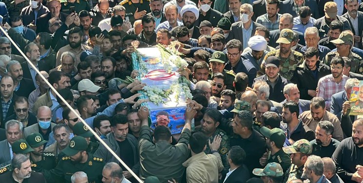 پیکر مدافع حرم با اشک چشم مردم گرگان تشییع شد/ وقتی شهید مهقانی با سکان‌داریش خلا فرهنگی را پر می‌کند