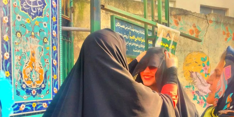 این امامزاده حجاب هدیه می‌دهد+فیلم