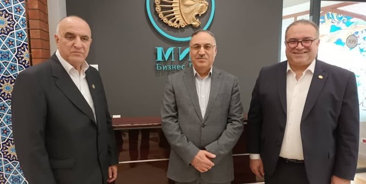 دلار در سراشیبی سقوط/ تسهیل تبادل روبل و ریال برای افزایش مراودات تجاری