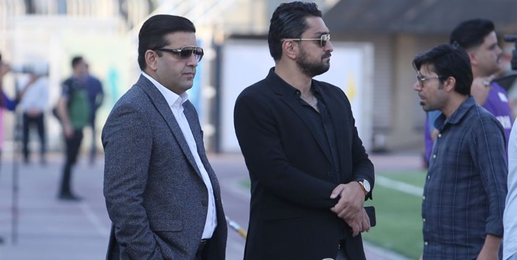 تهدید مدیرعامل نساجی: هواداران پرسپولیس خارج نشوندبازی برگزار نمی‌کنیم!+ فیلم
