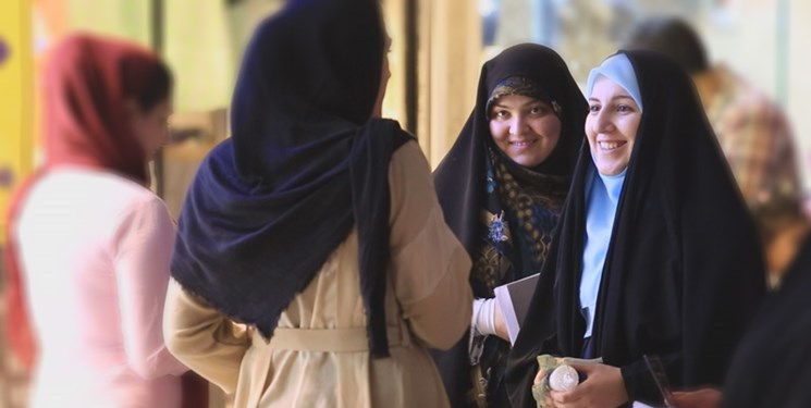 فرهنگ‌سازی راهکار تبیین مضرات بی‌حجابی در جامعه است