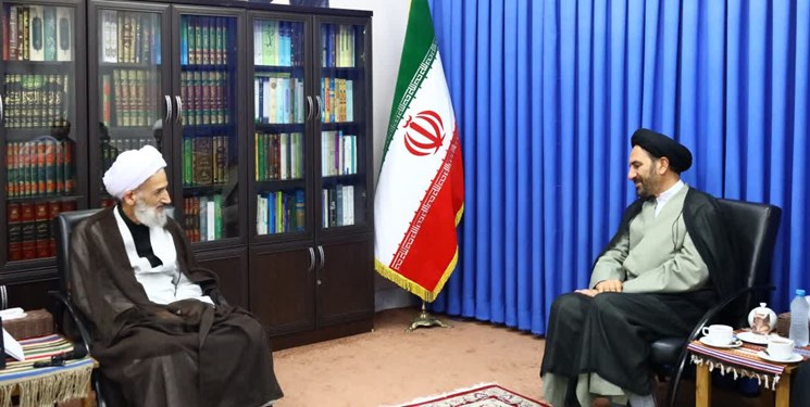 روحانیت باید در کوچه و خیابان و بین مردم باشد