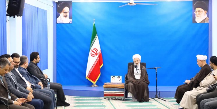 آیت‌الله لائینی: باید با انحصار طلبی‌ها مقابله کرد