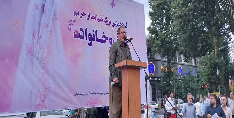 دشمن به دنبال ایجاد 2 قطبی بین جامعه در خصوص حجاب است
