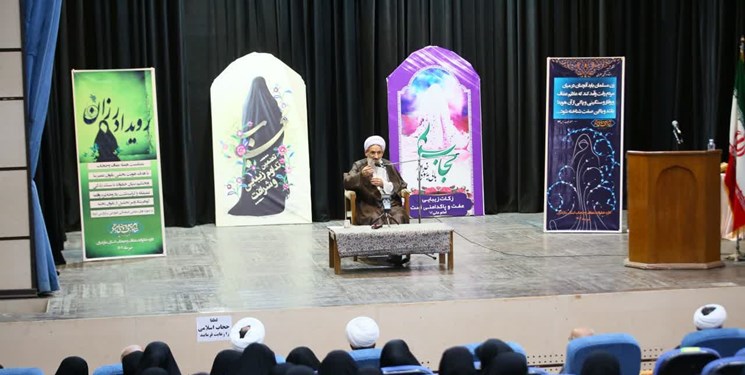 نماینده ولی فقیه در مازندران: موانع قانونی لایحه حجاب و عفاف برطرف شود