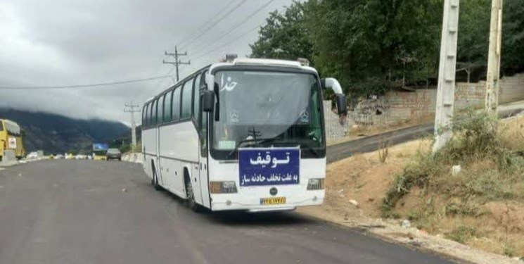 توقیف اتوبوس مسافربری با تخلفات حادثه‌ساز در کندوان