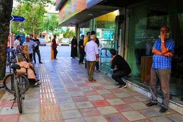 انتظار برای خرید نان