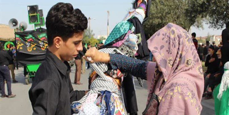 70 نفر زائر اولی اهل‌سنت از مراوه‌تپه به پیاده‌روی اربعین اعزام شدند