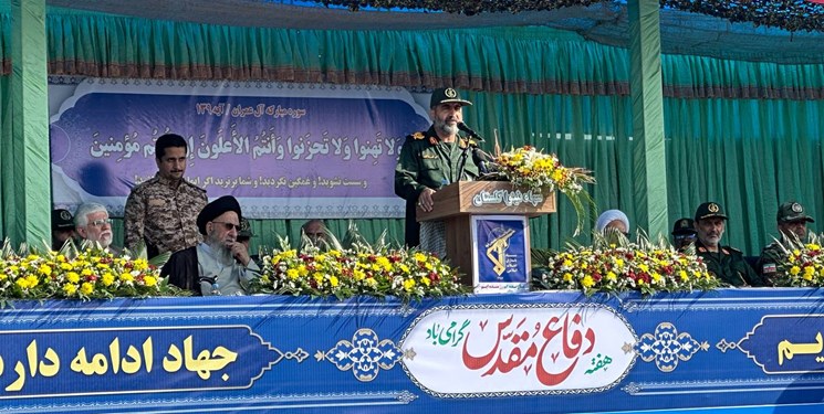 در دفاع مقدس با رشادت جوانان پیروز شدیم