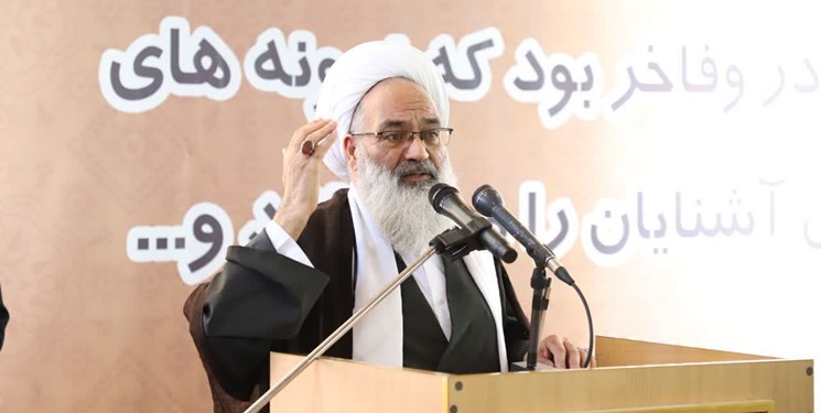 زندگینامه علامه حسن زاده آملی در کتاب های درسی و دانشگاه تدریس شود