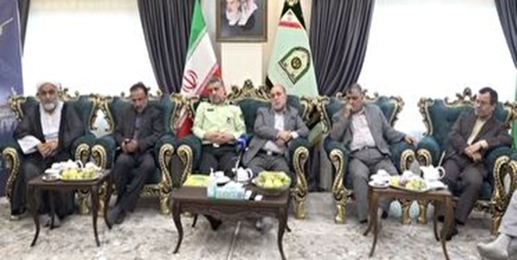 پلیس برای امنیت مردم از جان خود می‌گذرد