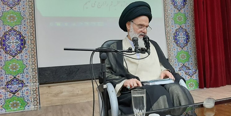 روحانیون برای مقابله با ناهنجاری فرهنگی باید بیشتر به میدان بیایند