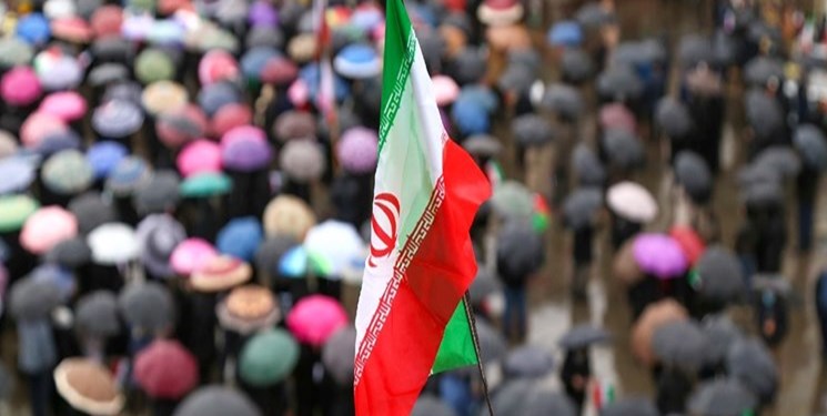 حضور پرشورمردمان دیار میرزا در راهپیمایی 13 آبان زیر باران شدید