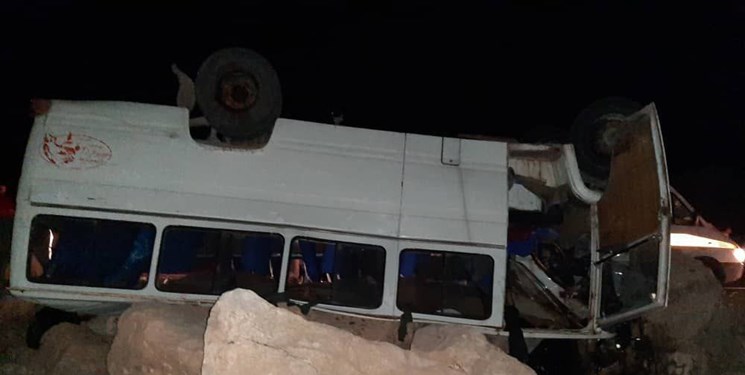 واژگونی مینی‌بوس در روستای یساقی به‌خیر گذشت