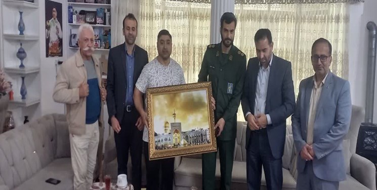 وزنه‌بردار گیلان خادم امام رضا شد