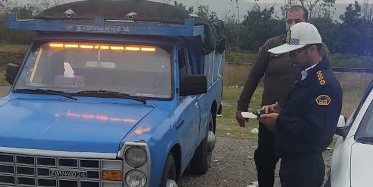 ادامه برخورد با حرکات مخاطره‌آمیز وانت‌بارها در جاده‌های شمال