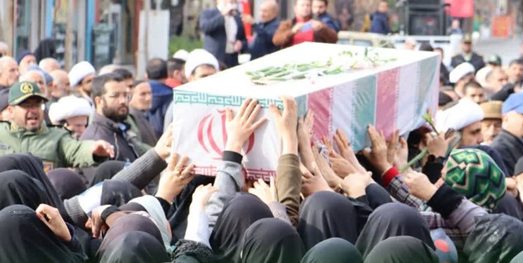 حضور پررنگ جوانان دهه هشتادی و دهه نودی در تشییع شهدای گمنام