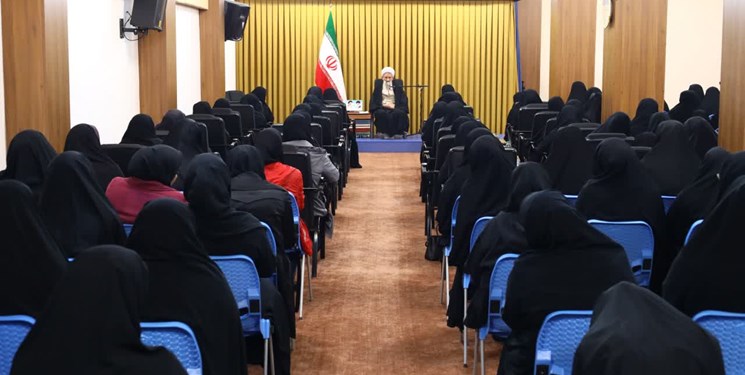 نماینده ولی فقیه در مازندران: مشوق‌های فرزندآوری جدی گرفته شود