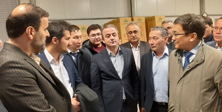 بازدید هیأت تجاری مانگیستائو قزاقستان از پروژه مدرن تولید گل و گیاه در آمل
