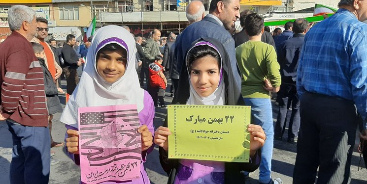 نسل‌ها آمدند تا بگویند این انقلاب حکم پدرِ را دارد+فیلم