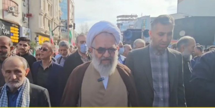 مردم همچنان پای کار انقلاب هستند؛ مسؤولان قدر بدانند