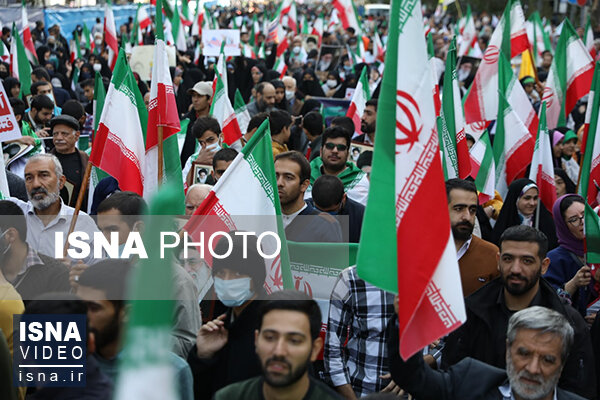 حضور حماسی مردم در راهپیمایی 13 آبان چشم فتنه را کور می‌کند