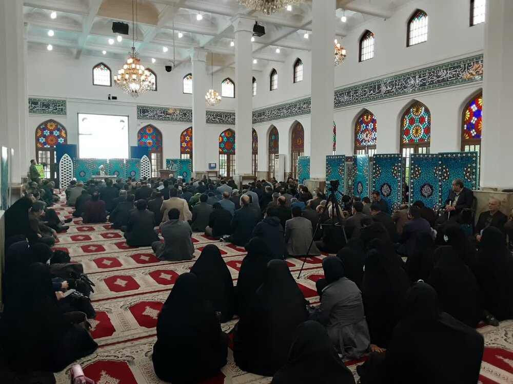 دانشگاه مرکز حمایت، هدایت و شئونات است