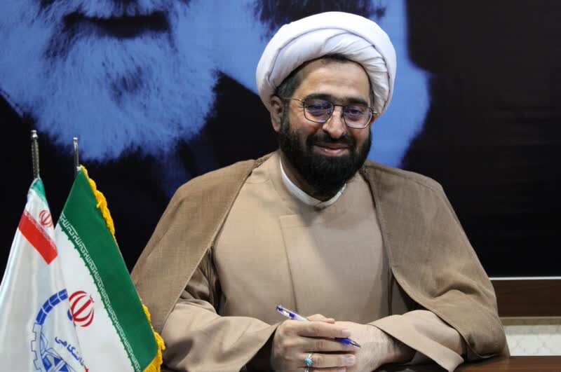 جمهوری اسلامی بین طلبه شیعه و سنی فرق نمی‌گذارد/ ایجاد انقلاب آموزشی در حوزه اهل سنت