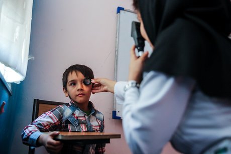 دانش‌آموزان مناطق کم‌برخوردار شرق گلستان غربالگری بینایی می‌شوند