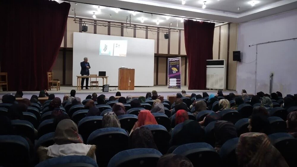 برگزاری کارگاه دو روزه سوزن‌دوزی و گلیم‌بافی در گمیشان