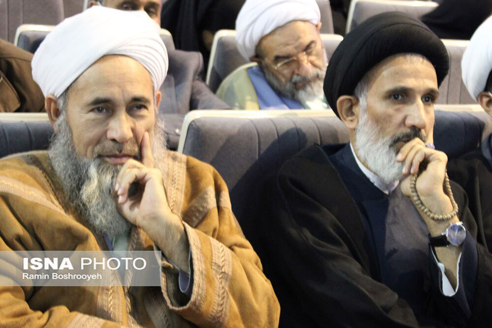 در این خاک بذر وحدت کاشته‌اند